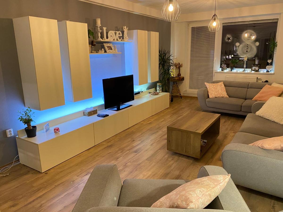 Apartman Slnecna Terasa S Vlastnym Parkovanim Na 2 Auta Leilighet Žilina Eksteriør bilde