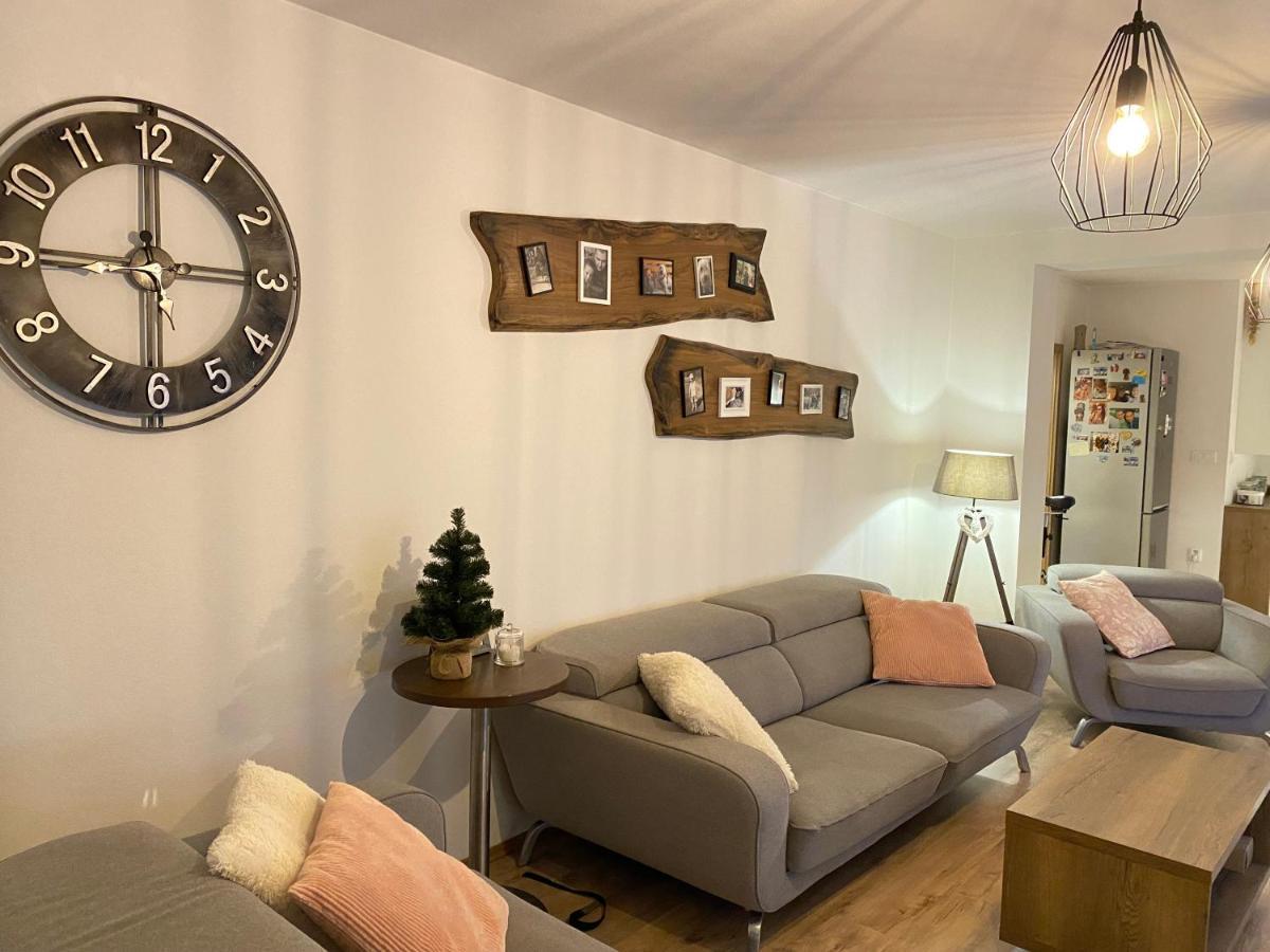 Apartman Slnecna Terasa S Vlastnym Parkovanim Na 2 Auta Leilighet Žilina Eksteriør bilde