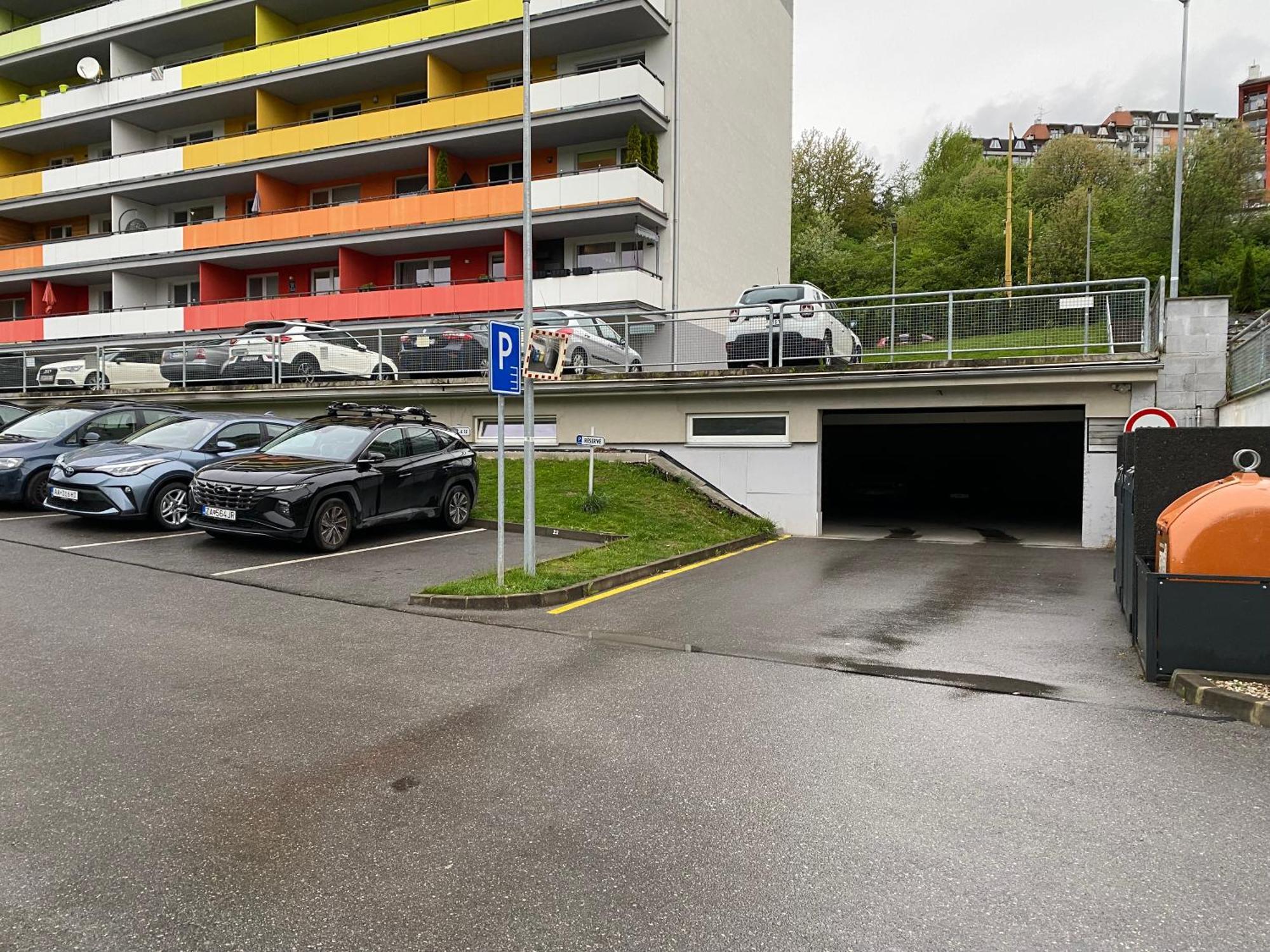 Apartman Slnecna Terasa S Vlastnym Parkovanim Na 2 Auta Leilighet Žilina Rom bilde